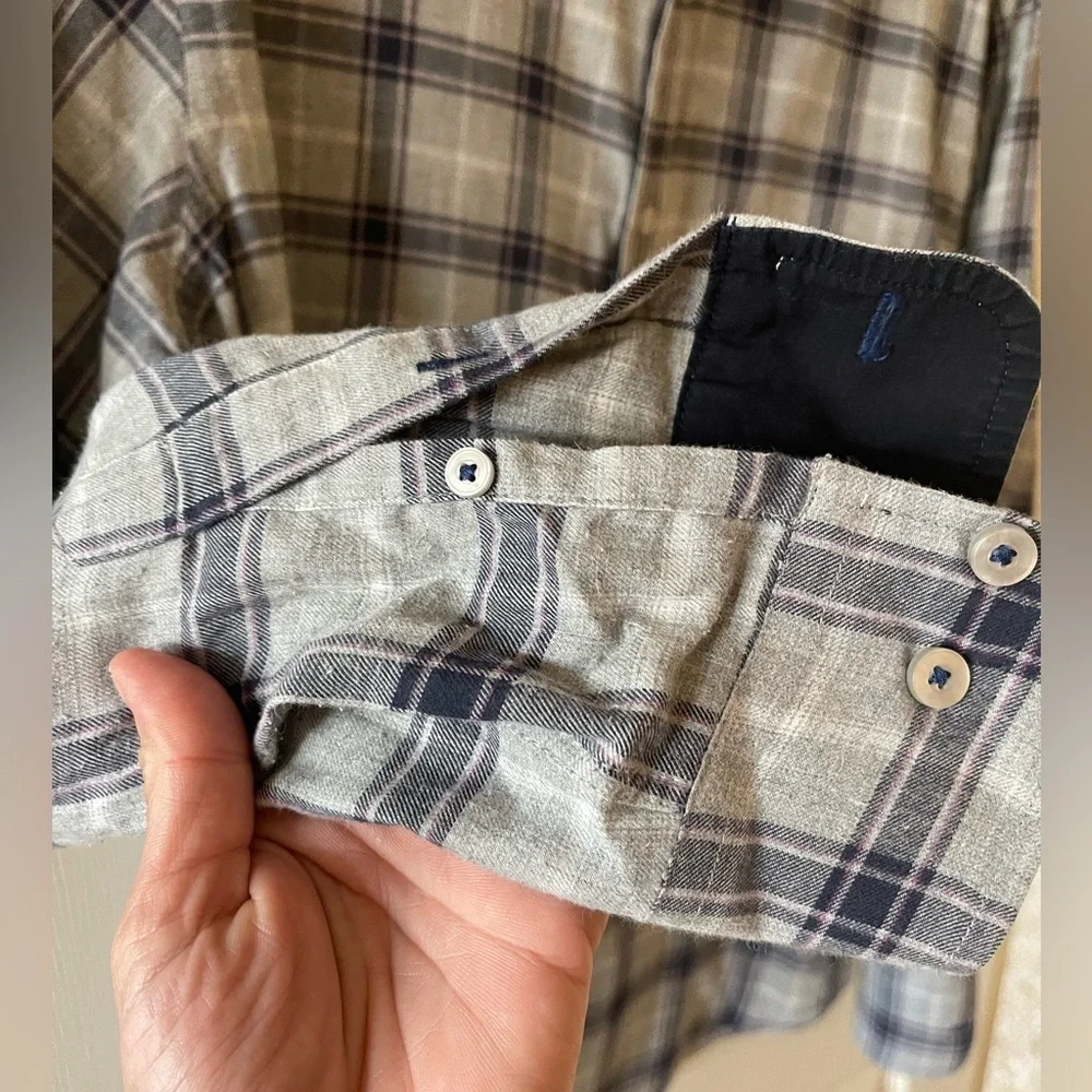 UNTUCKit button down shirt • Mens Large